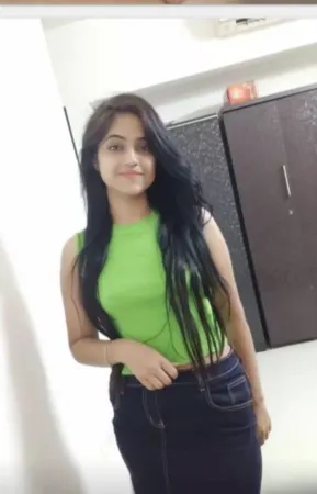 Low Price Call Girl Geetika Preet Vihar